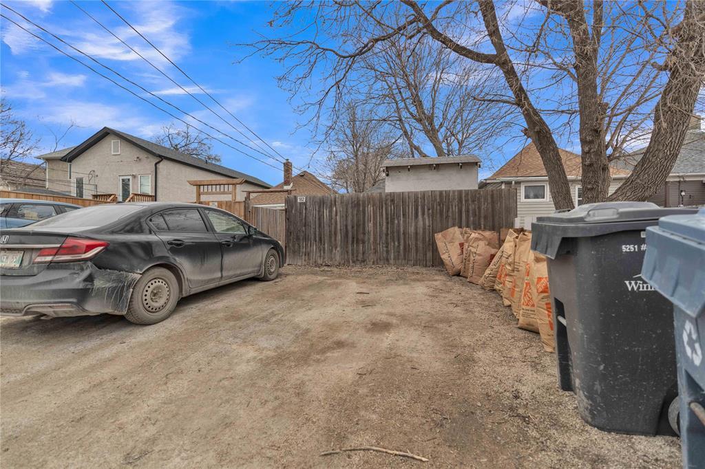 182 Johnson Avenue W, Winnipeg, Manitoba  R2L 0H6 - Photo 16 - 202608389
