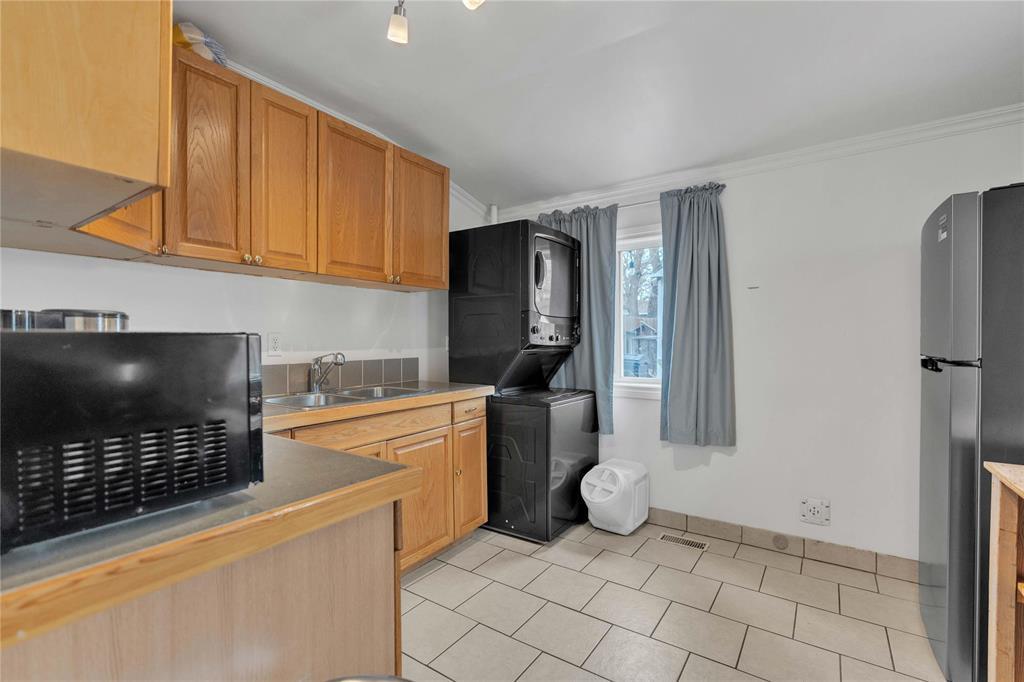 182 Johnson Avenue W, Winnipeg, Manitoba  R2L 0H6 - Photo 8 - 202608389