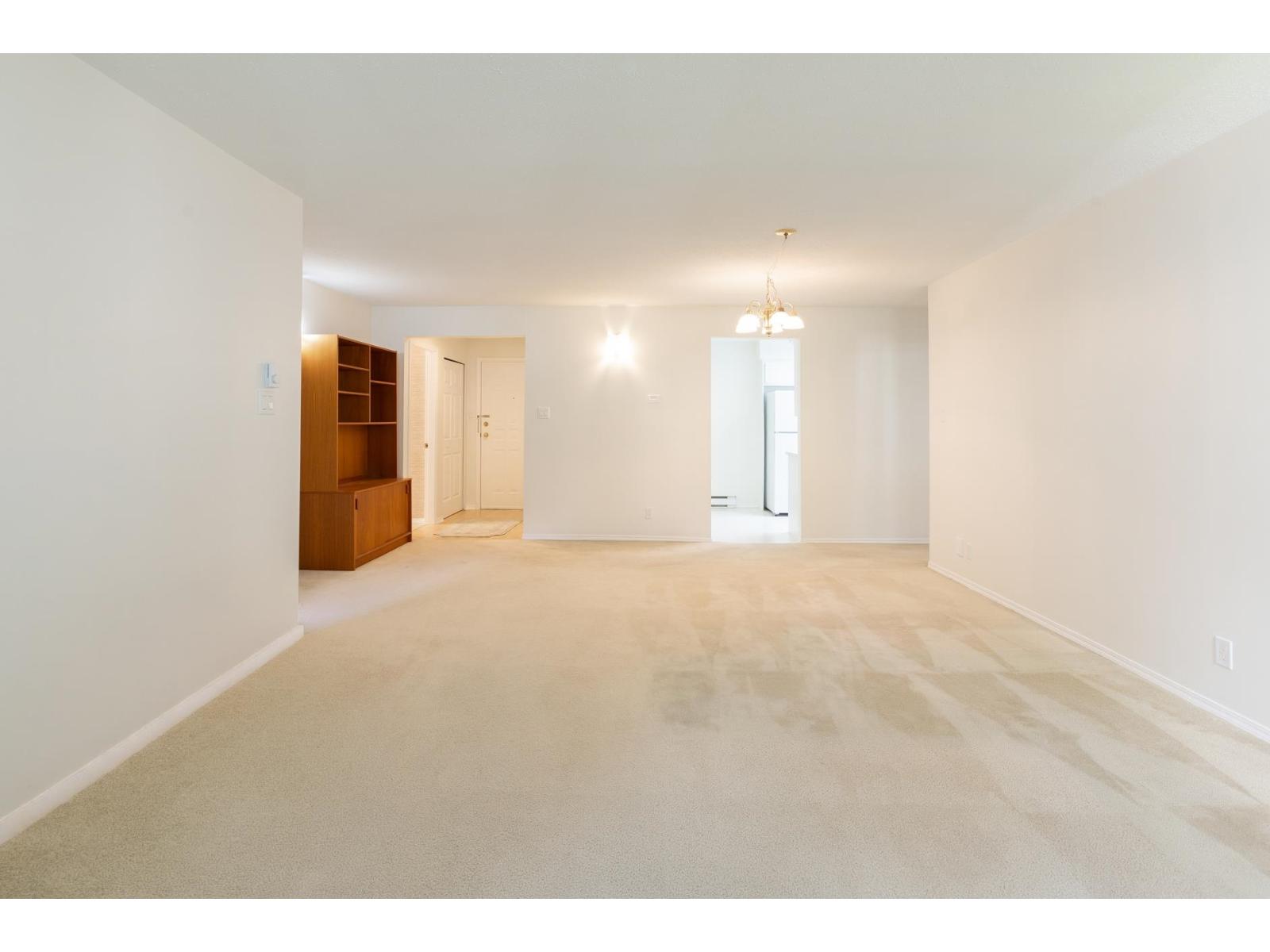 206 1447 Best Street, White Rock, British Columbia  V4B 4E5 - Photo 8 - R3113090