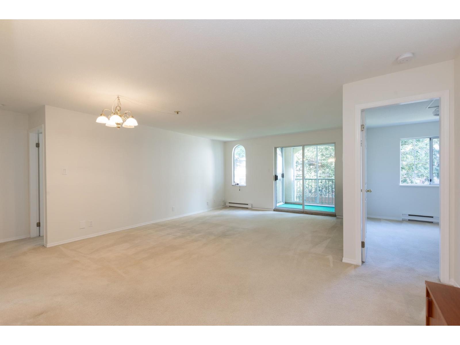 206 1447 Best Street, White Rock, British Columbia  V4B 4E5 - Photo 6 - R3113090