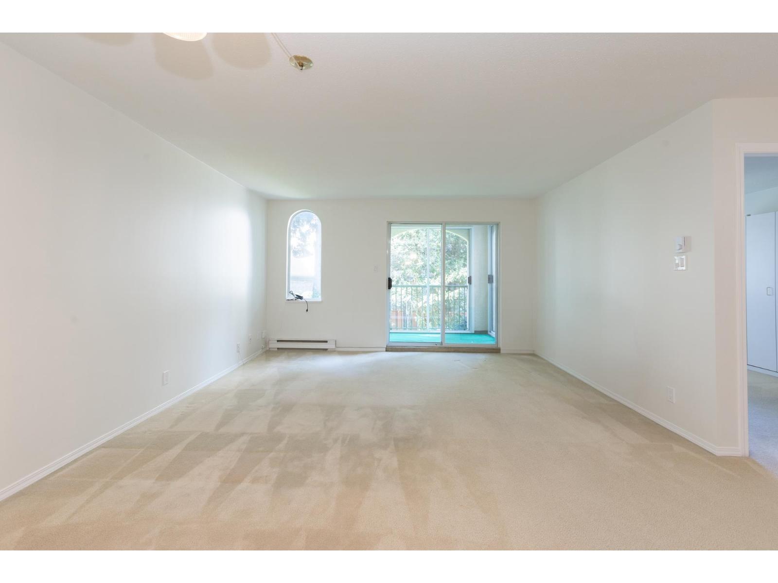 206 1447 Best Street, White Rock, British Columbia  V4B 4E5 - Photo 5 - R3113090