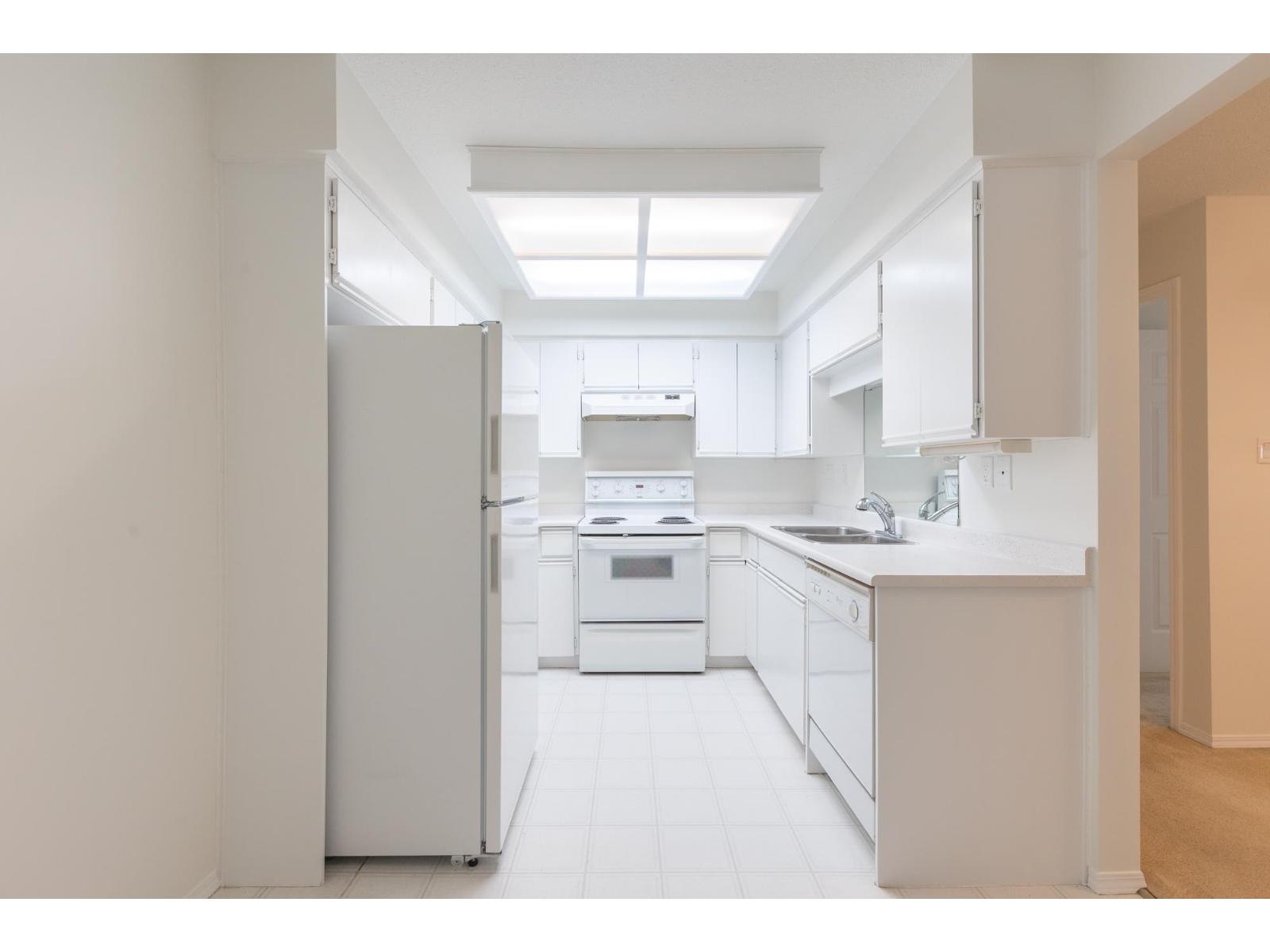 206 1447 Best Street, White Rock, British Columbia  V4B 4E5 - Photo 16 - R3113090