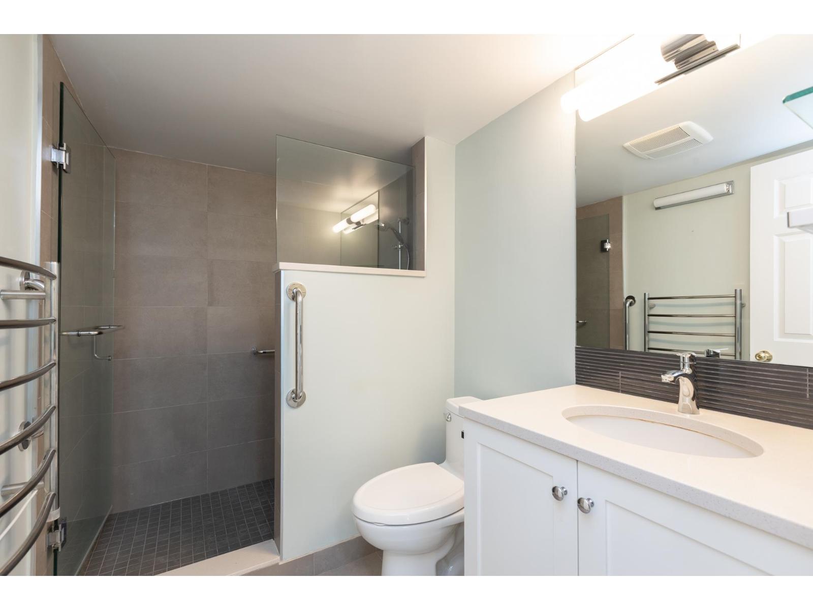 206 1447 Best Street, White Rock, British Columbia  V4B 4E5 - Photo 23 - R3113090