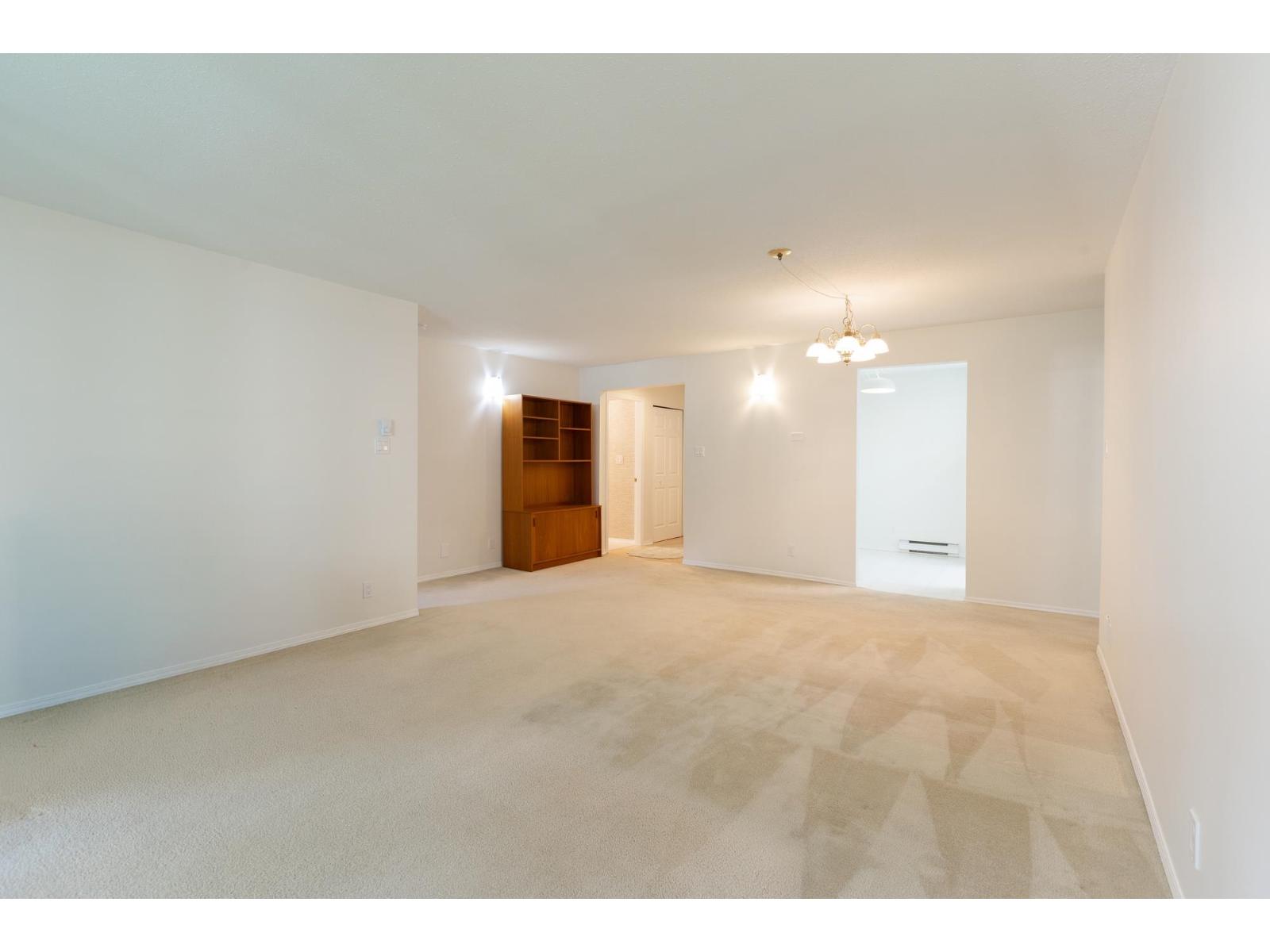 206 1447 Best Street, White Rock, British Columbia  V4B 4E5 - Photo 9 - R3113090