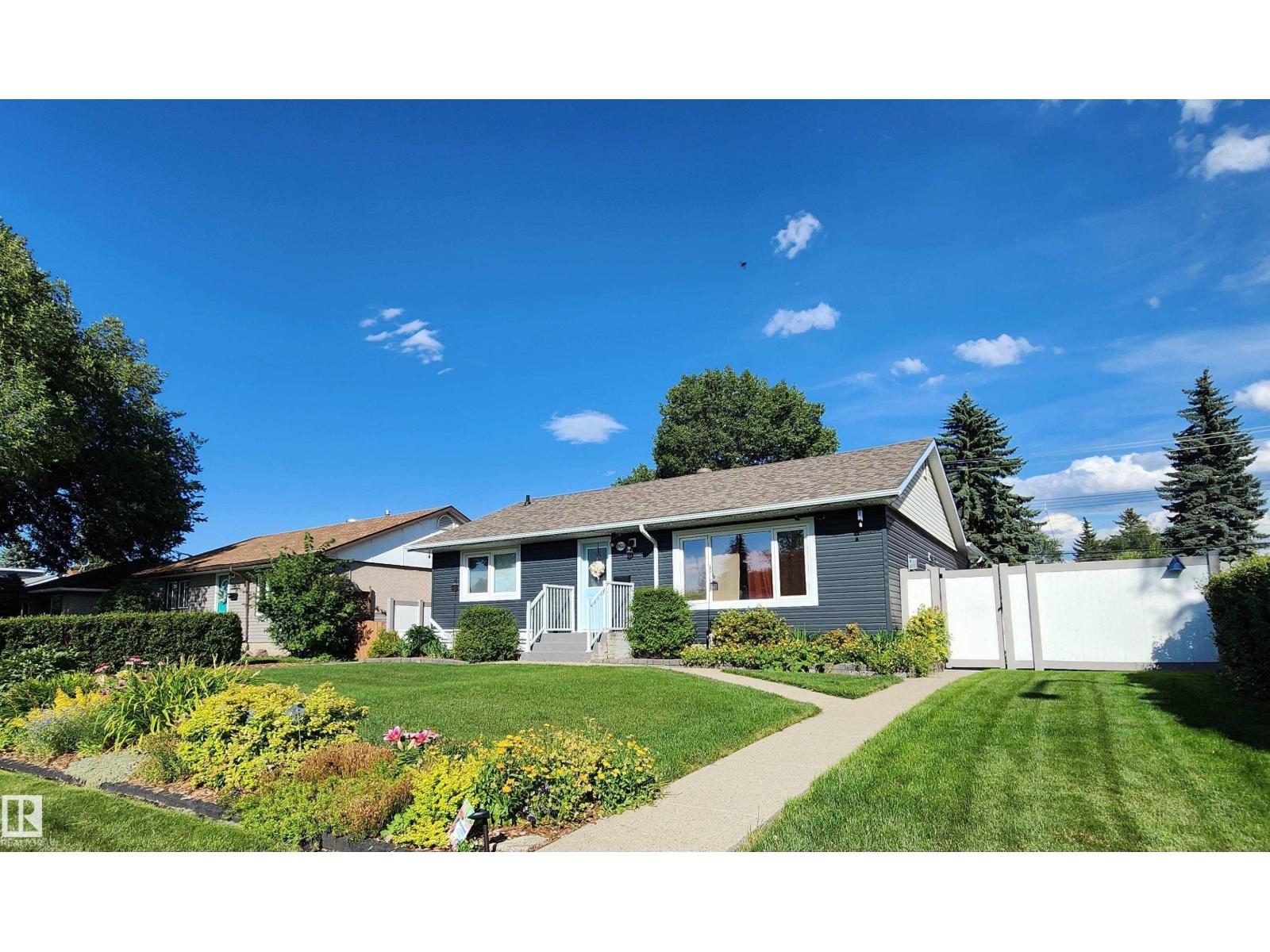 10655 52 St Nw, Edmonton, Alberta  T6A 2H1 - Photo 1 - E4481467