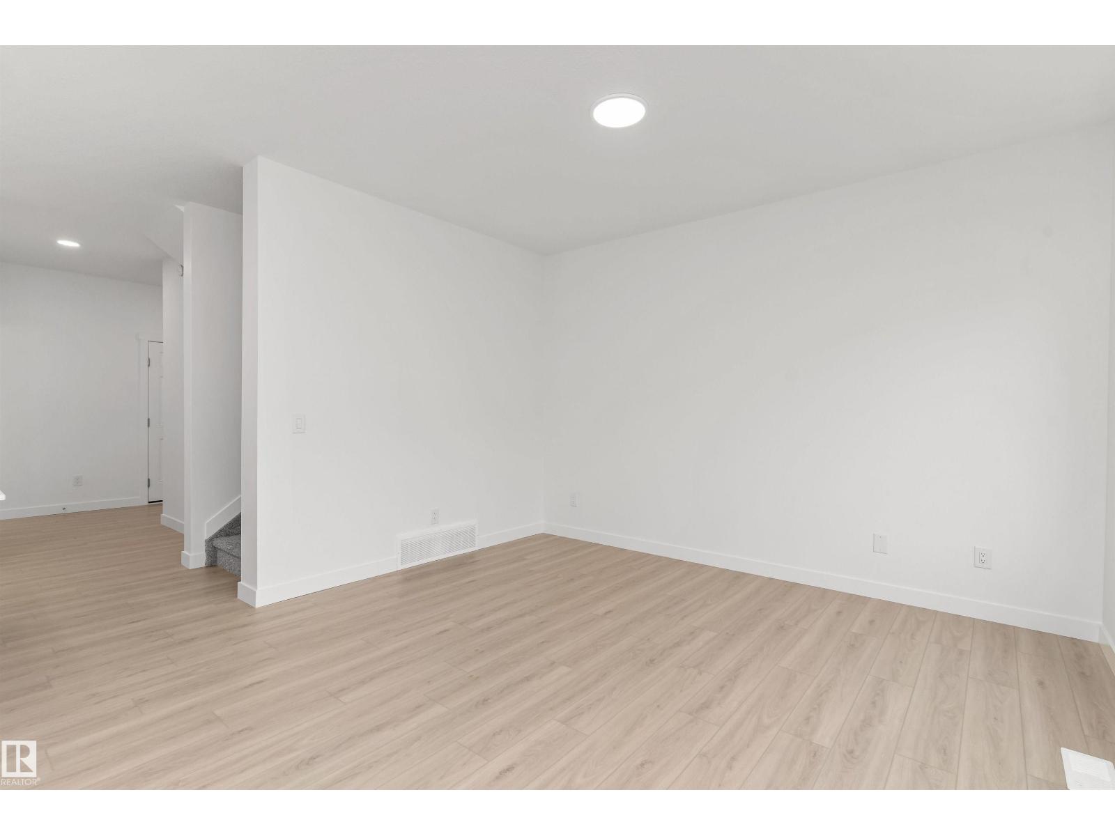 930 18 Av NW, Edmonton, Alberta  T6T 2X4 - Photo 9 - E4473794