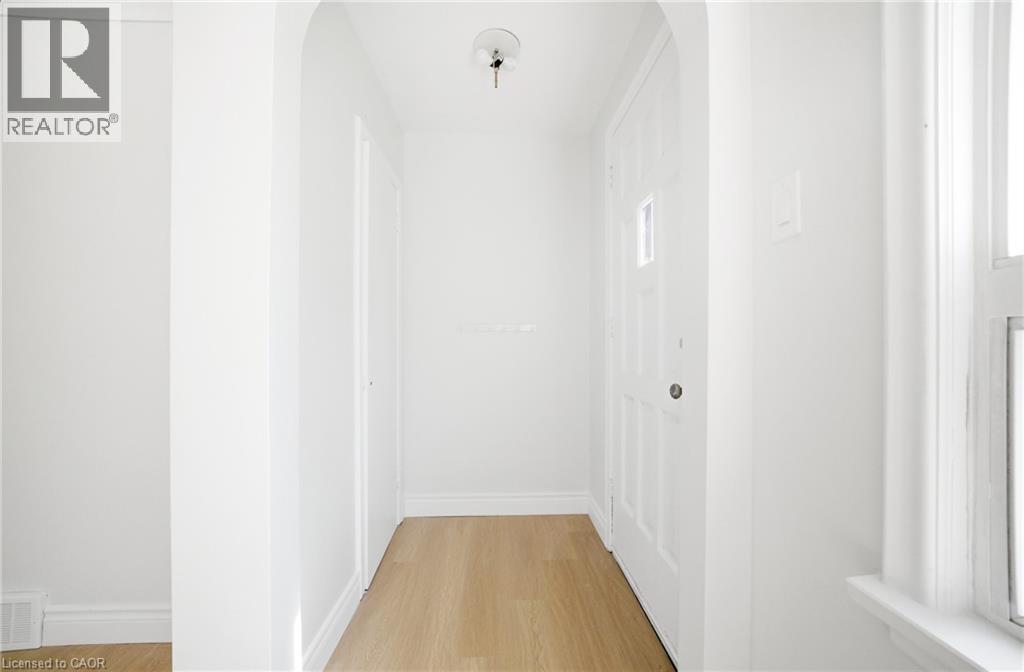 36 Woodelm Drive, St. Catharines, Ontario  L2M 4N3 - Photo 2 - 40824382