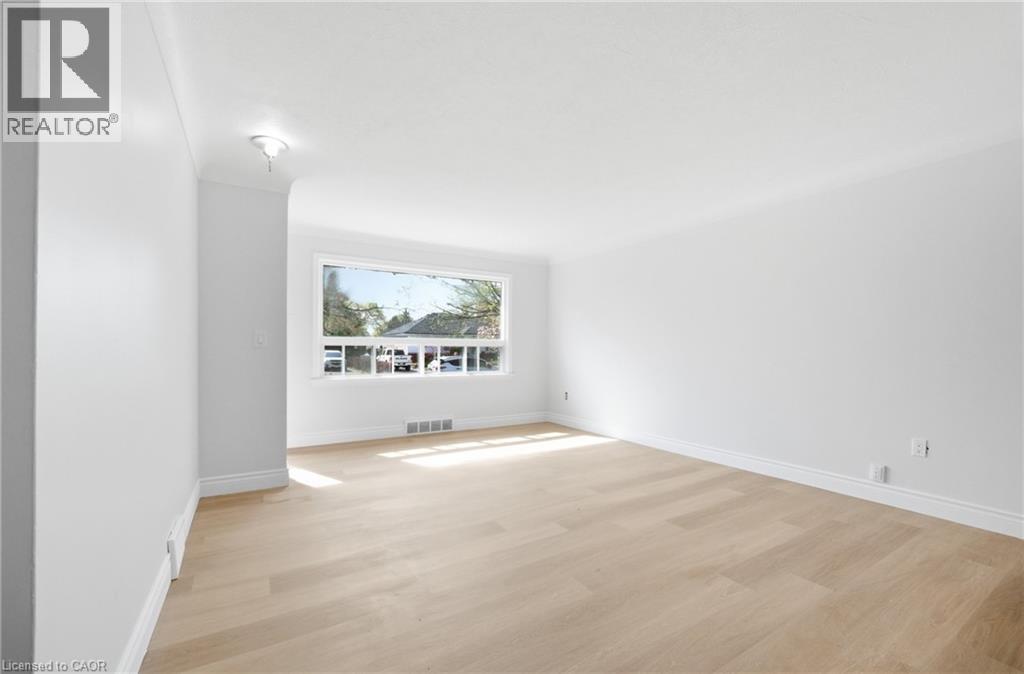 36 Woodelm Drive, St. Catharines, Ontario  L2M 4N3 - Photo 6 - 40824382