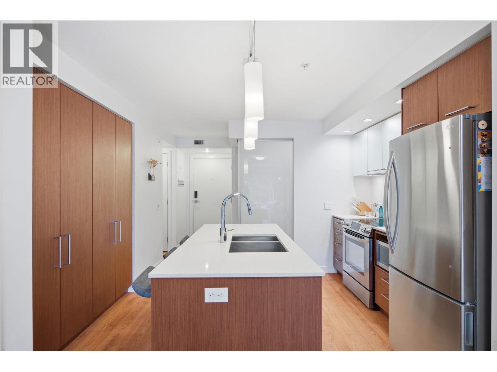 209 221 E 3rd Street, North Vancouver, British Columbia  V7L 0C1 - Photo 5 - R3111050
