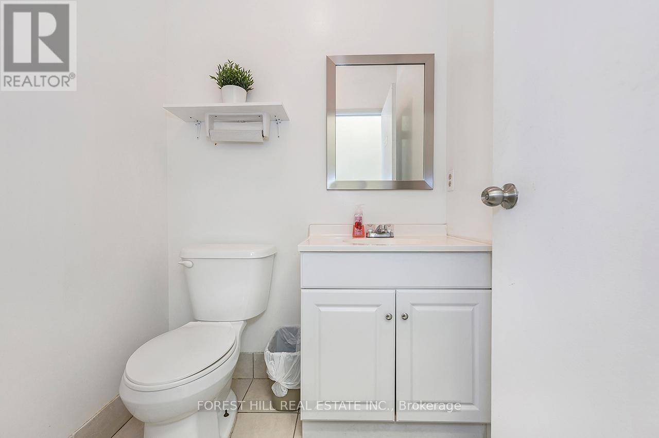 17 - 5775 ATLANTIC DRIVE Mississauga (Northeast), ON L4W 4P3