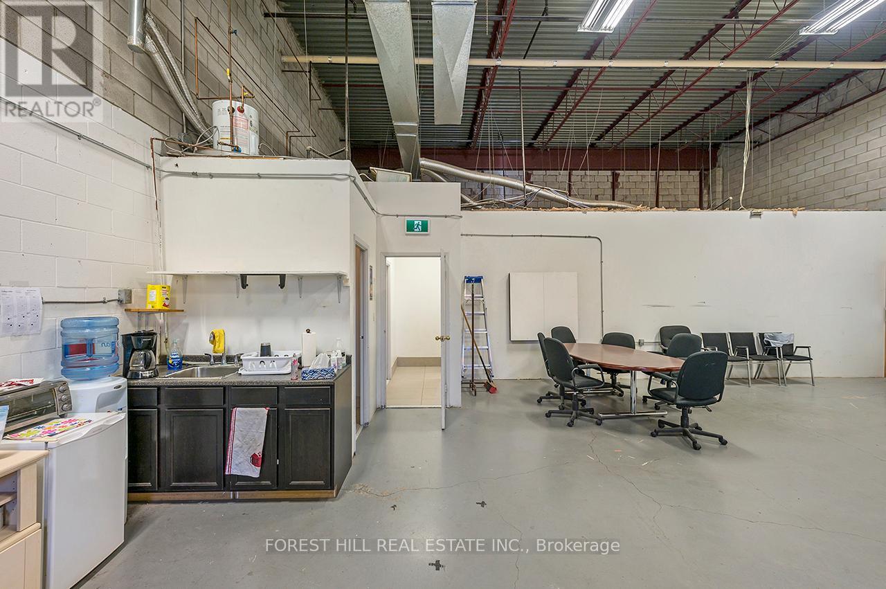 17 - 5775 ATLANTIC DRIVE Mississauga (Northeast), ON L4W 4P3