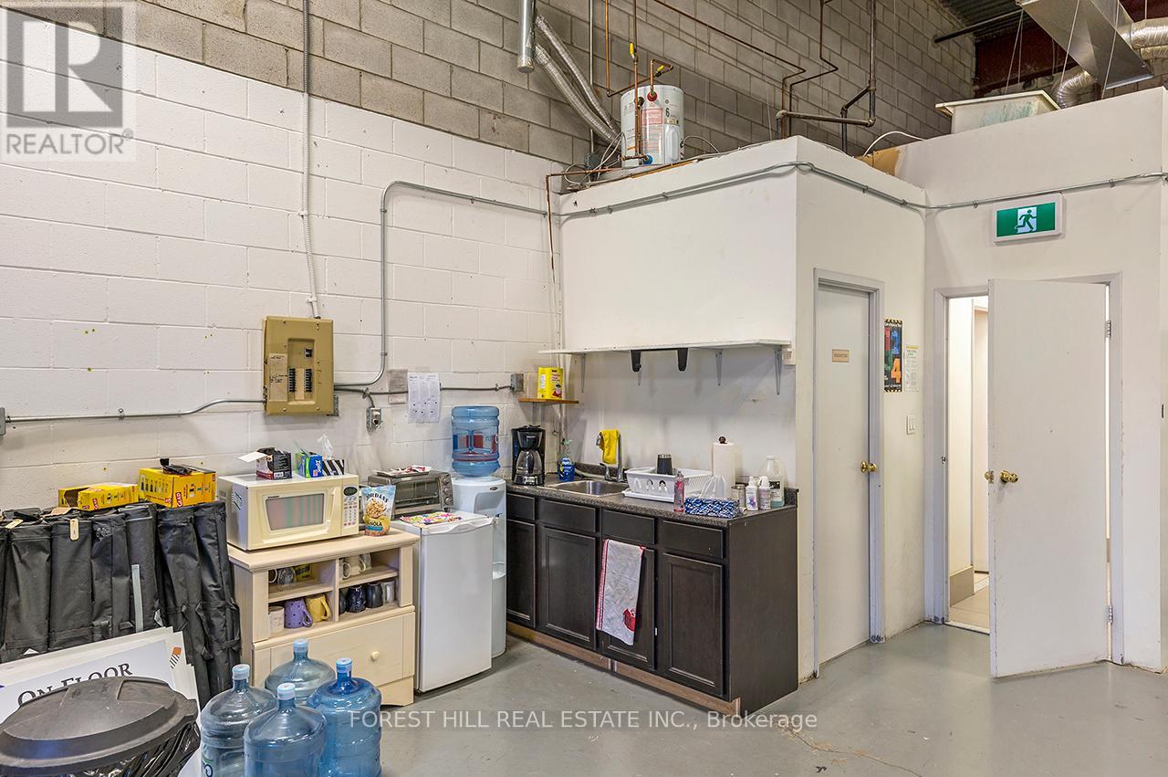 17 - 5775 ATLANTIC DRIVE Mississauga (Northeast), ON L4W 4P3