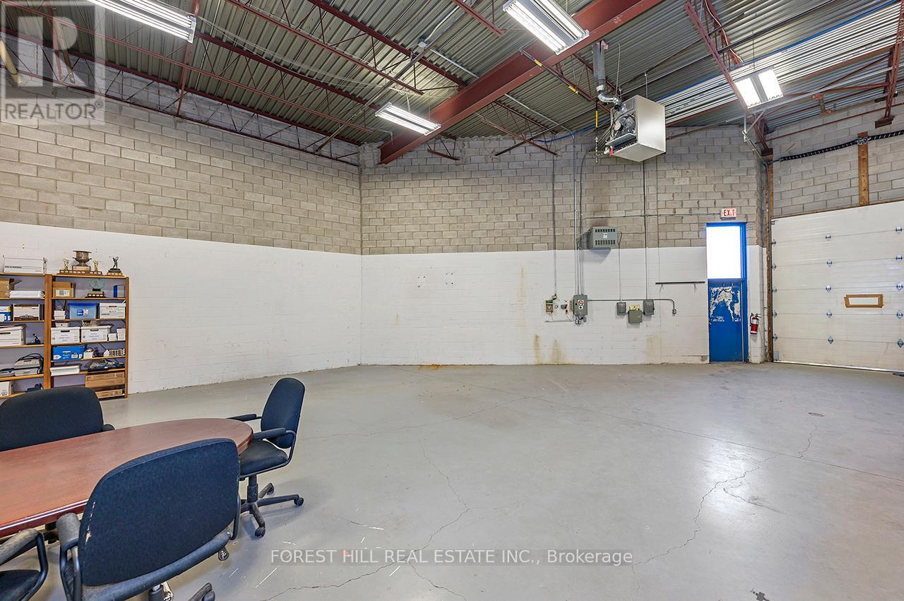 17 - 5775 ATLANTIC DRIVE Mississauga (Northeast), ON L4W 4P3