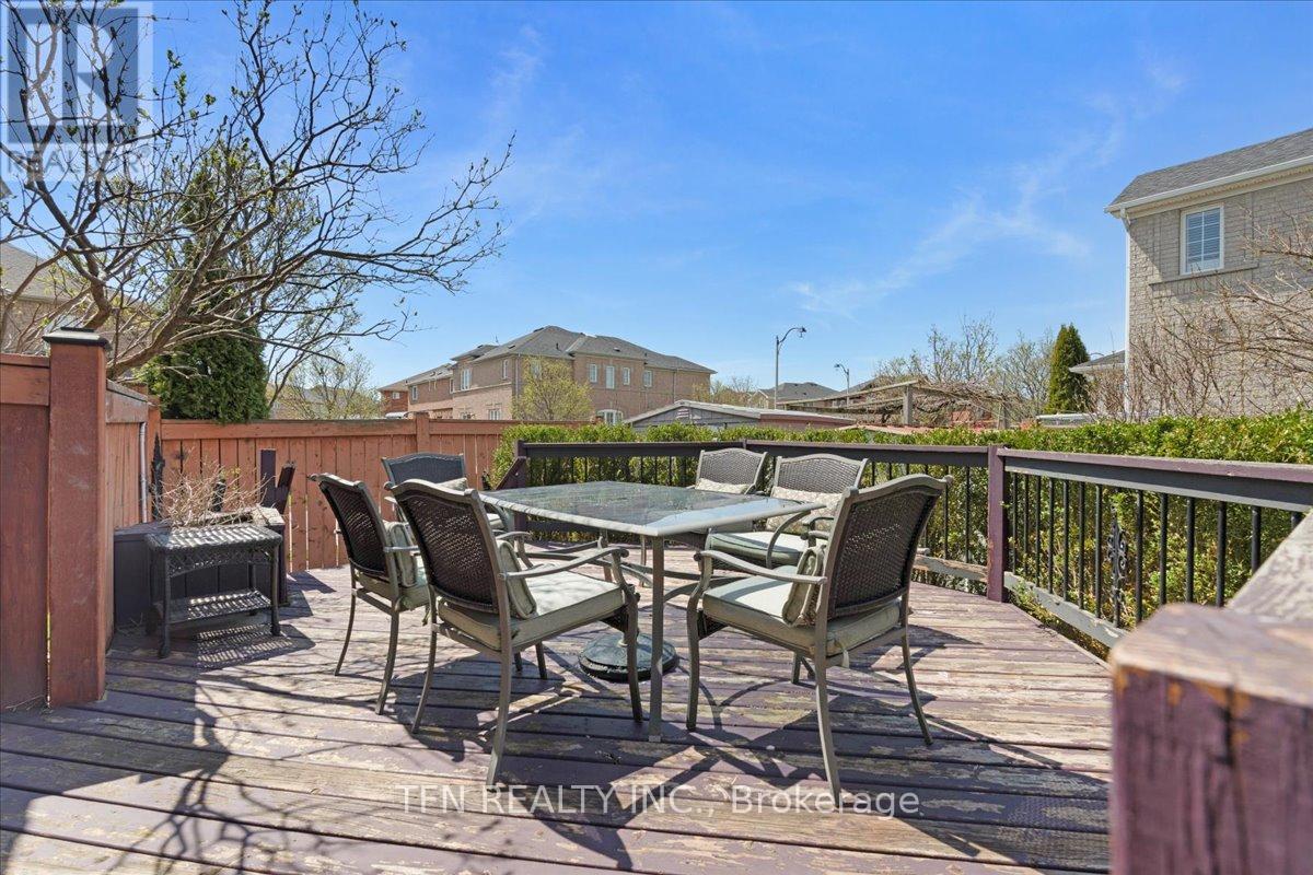 70 Sewells Lane, Brampton, Ontario  L7A 2Z8 - Photo 37 - W13049460