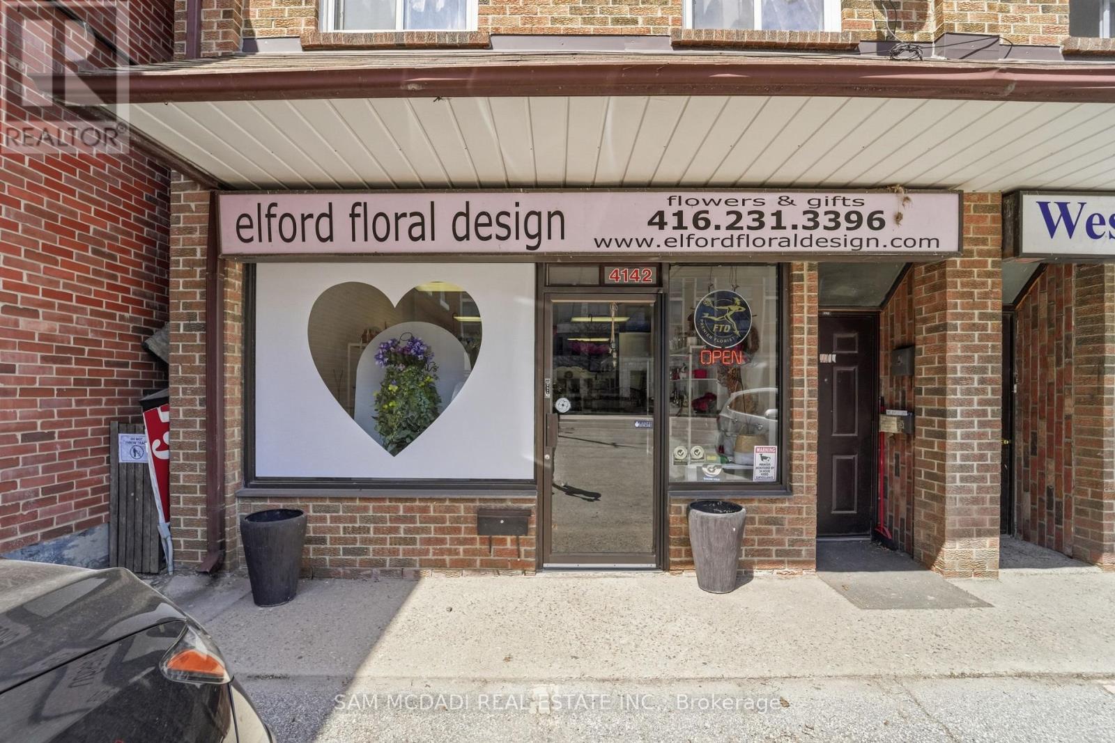 4142 DUNDAS STREET W, Toronto, Ontario