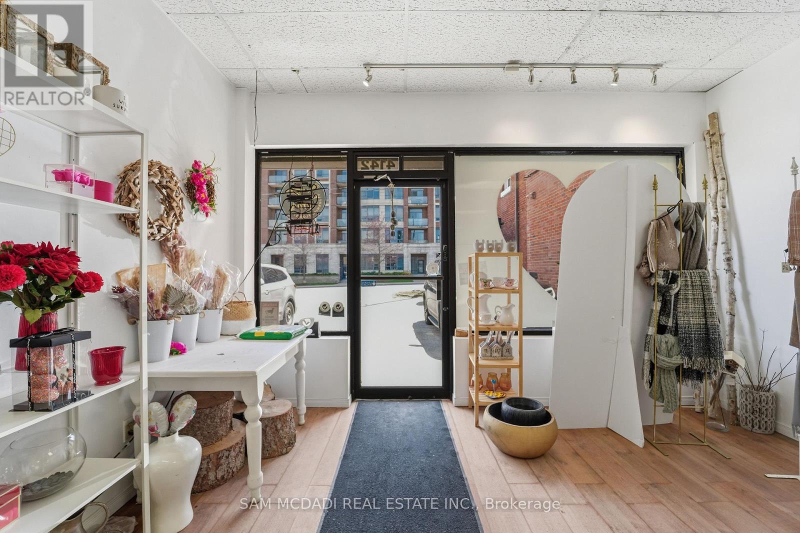 4142 Dundas Street W, Toronto, Ontario  M8X 1X3 - Photo 12 - W13049472