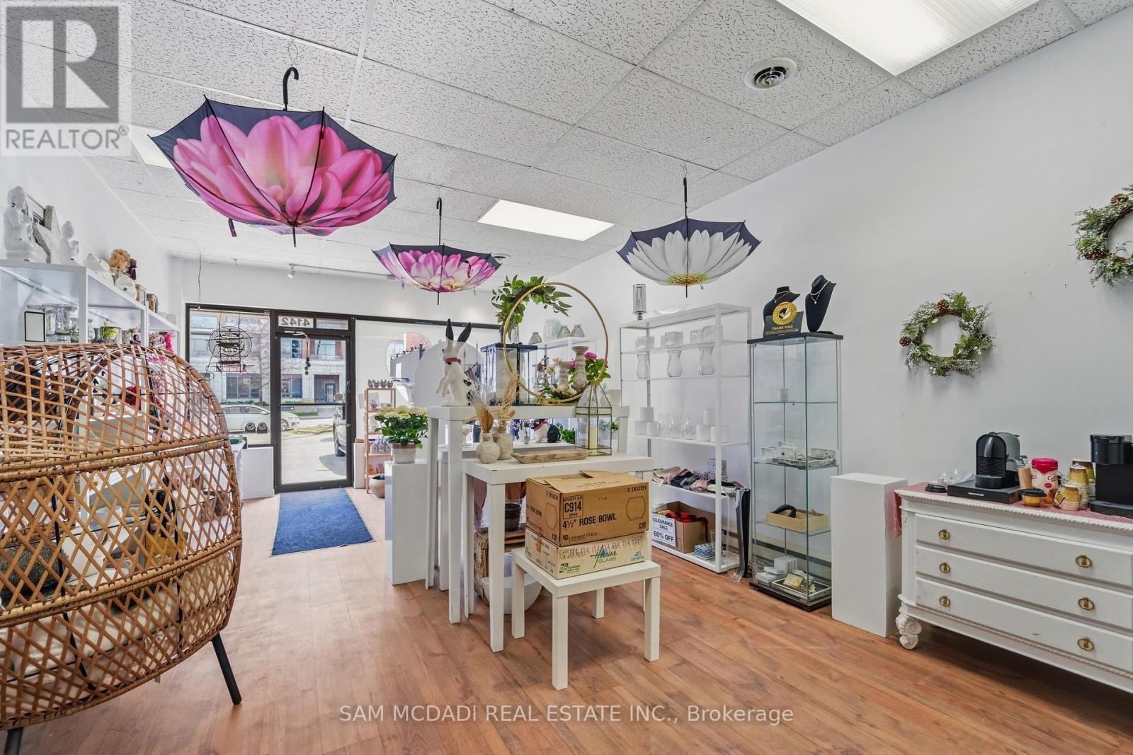 4142 Dundas Street W, Toronto, Ontario  M8X 1X3 - Photo 6 - W13049472