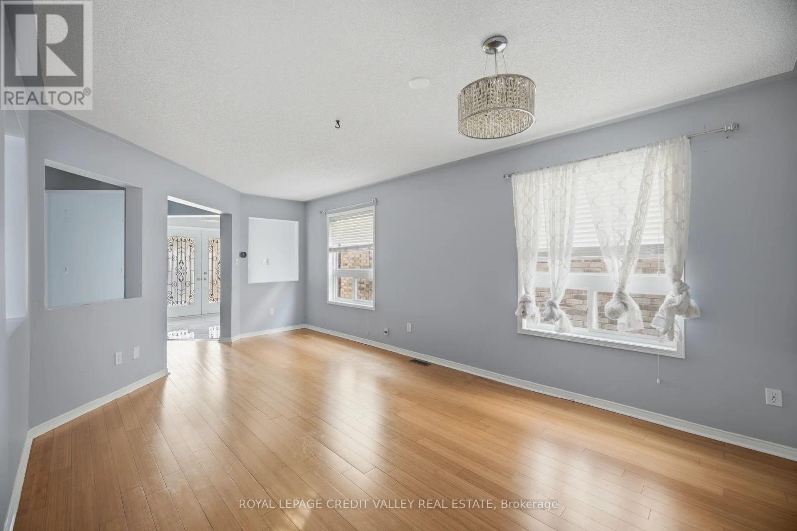 23 Capistro Street, Brampton, Ontario  L7A 3J2 - Photo 10 - W13049506