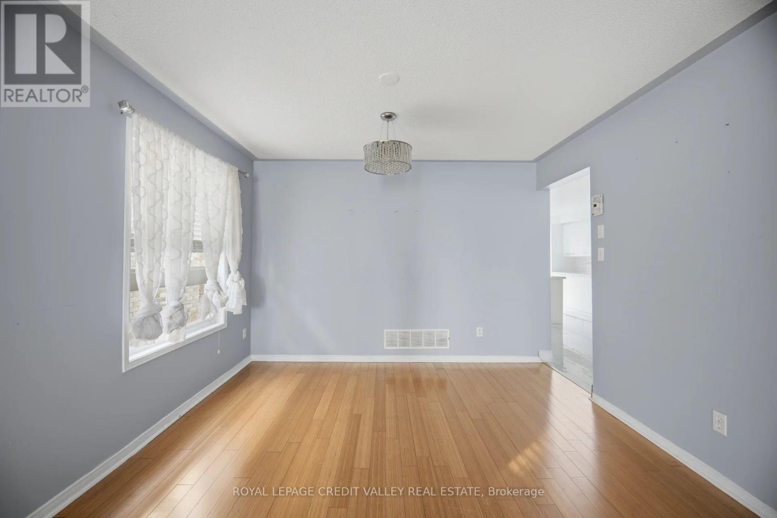 23 Capistro Street, Brampton, Ontario  L7A 3J2 - Photo 11 - W13049506