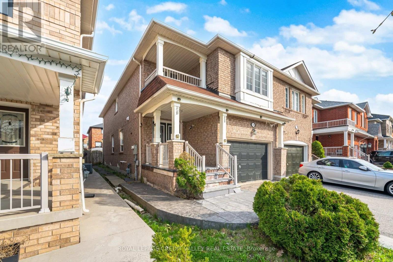 23 Capistro Street, Brampton, Ontario  L7A 3J2 - Photo 3 - W13049506