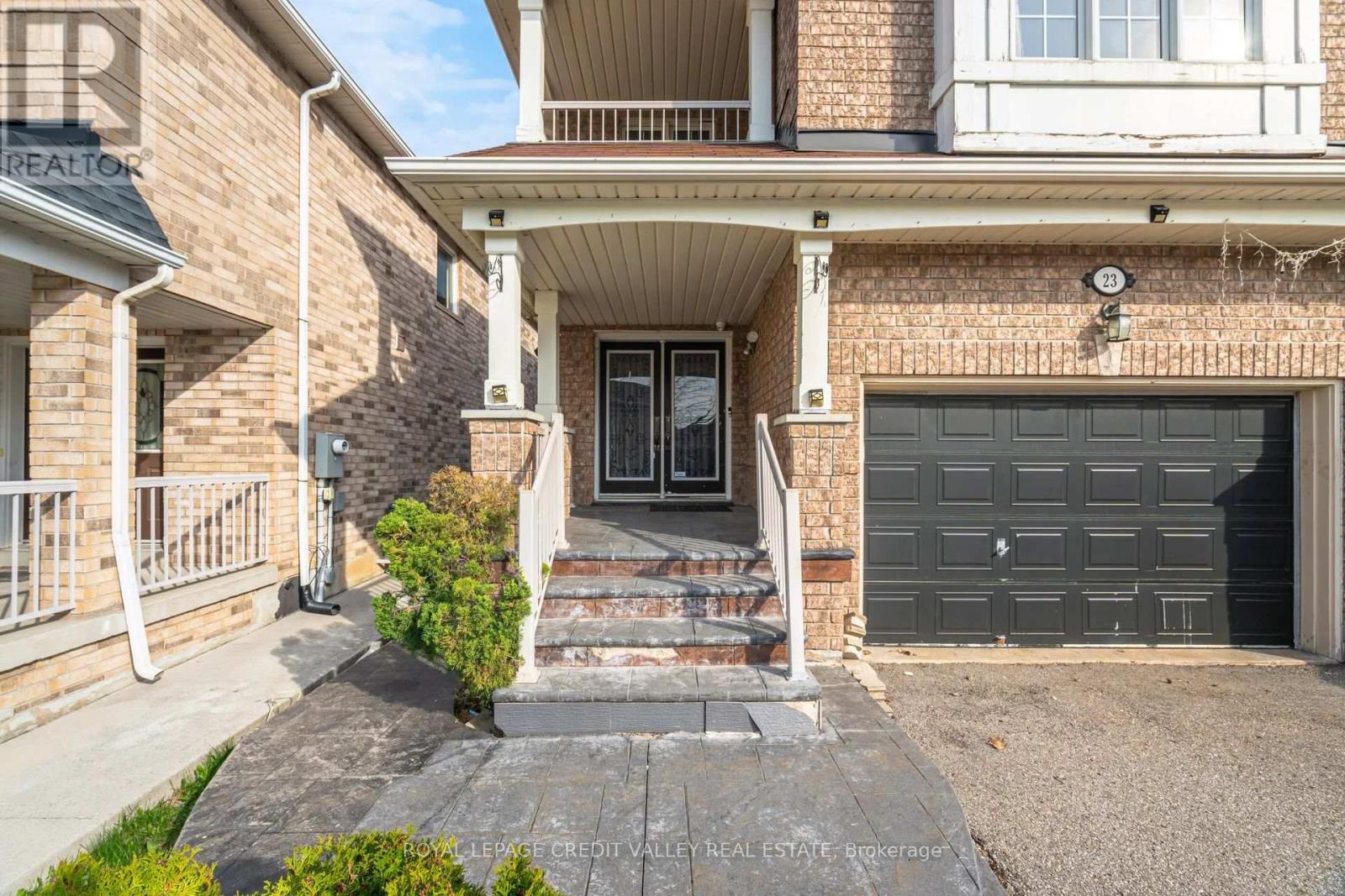 23 Capistro Street, Brampton, Ontario  L7A 3J2 - Photo 4 - W13049506