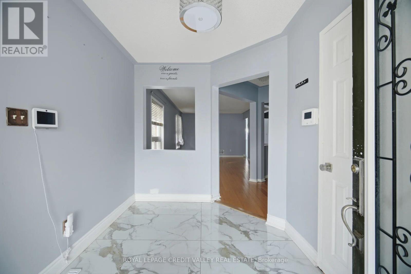 23 Capistro Street, Brampton, Ontario  L7A 3J2 - Photo 6 - W13049506