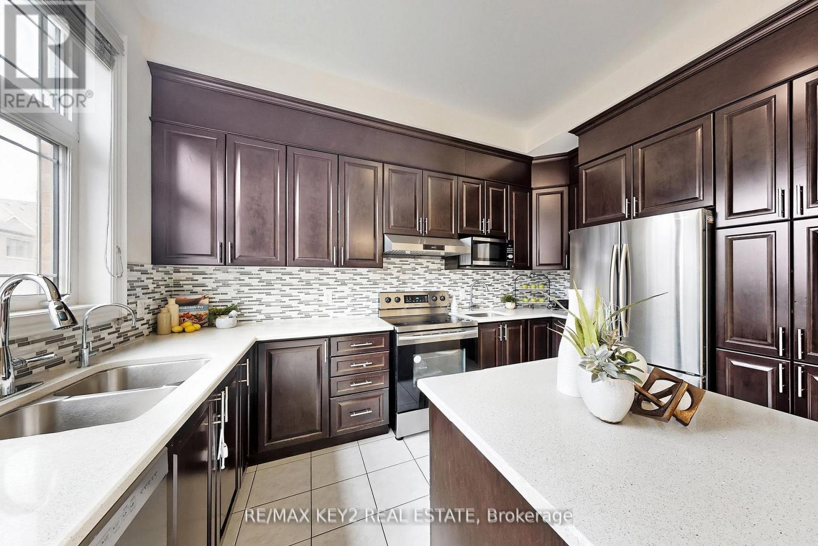 10 Lyle Way, Brampton, Ontario  L6X 5P8 - Photo 16 - W13049508