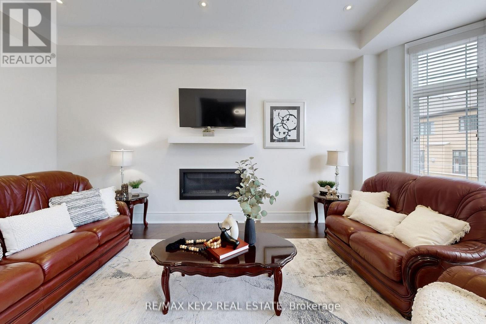 10 Lyle Way, Brampton, Ontario  L6X 5P8 - Photo 5 - W13049508