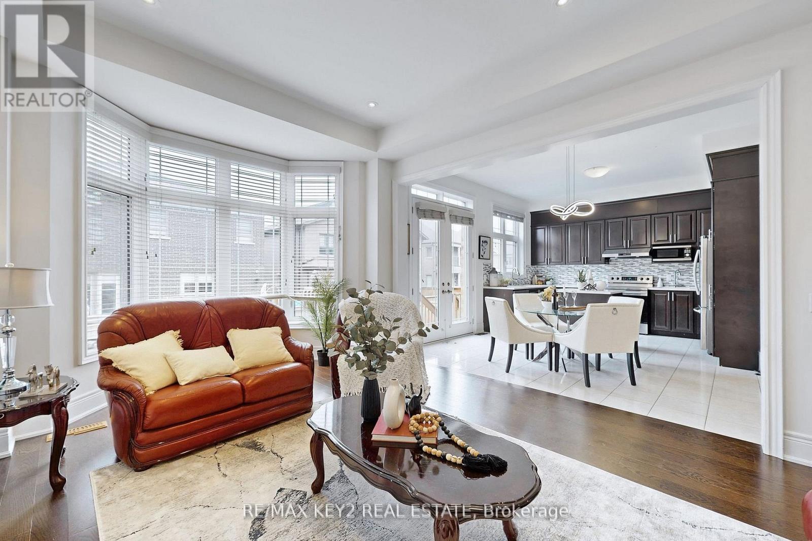 10 Lyle Way, Brampton, Ontario  L6X 5P8 - Photo 7 - W13049508