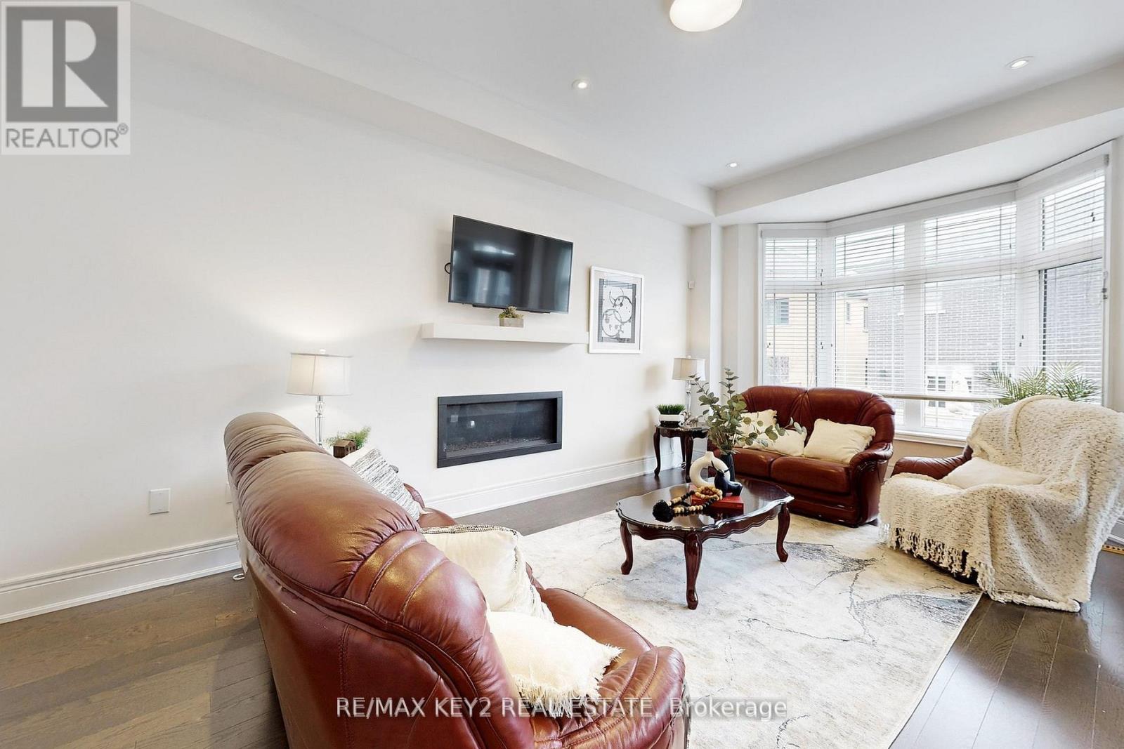 10 Lyle Way, Brampton, Ontario  L6X 5P8 - Photo 8 - W13049508