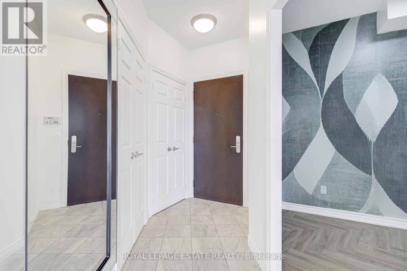 504 - 1135 Royal York Road, Toronto, Ontario  M9A 0C3 - Photo 3 - W13049516