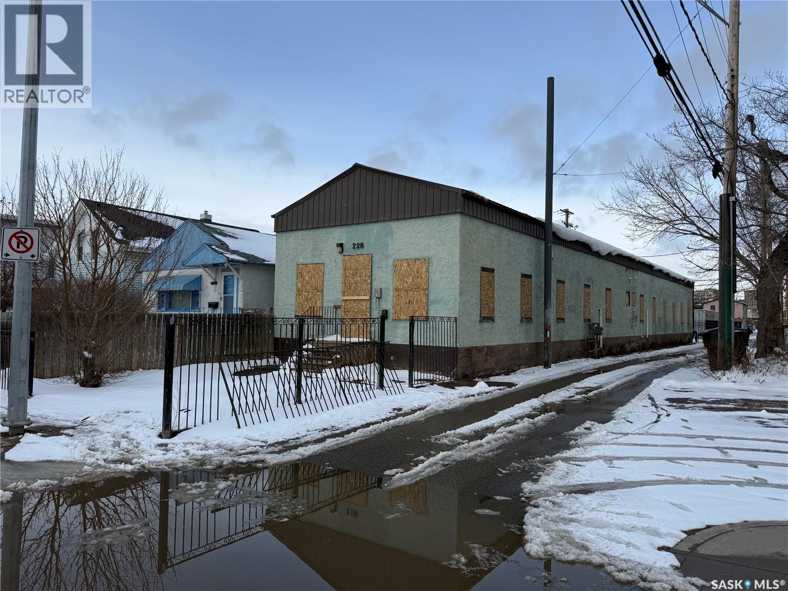 226 D Avenue S, Saskatoon, Saskatchewan  S7M 1P9 - Photo 1 - SK033941