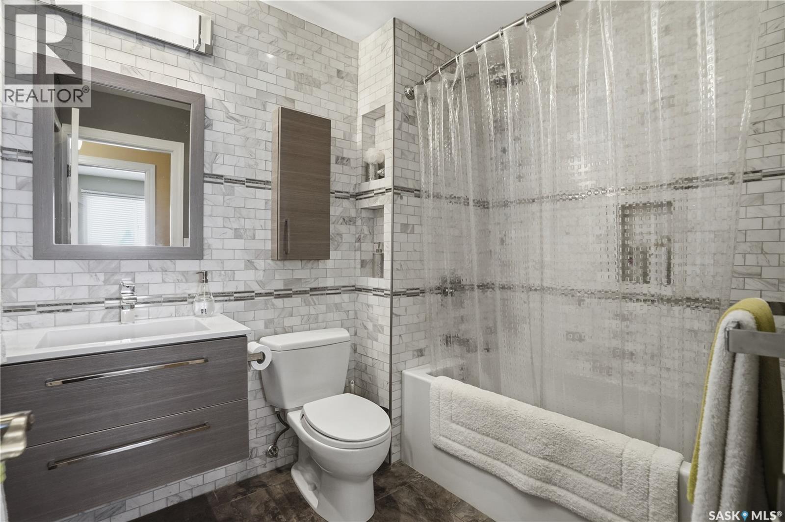 5 Morin Crescent, Gravelbourg, Saskatchewan  S0H 1X0 - Photo 26 - SK033906