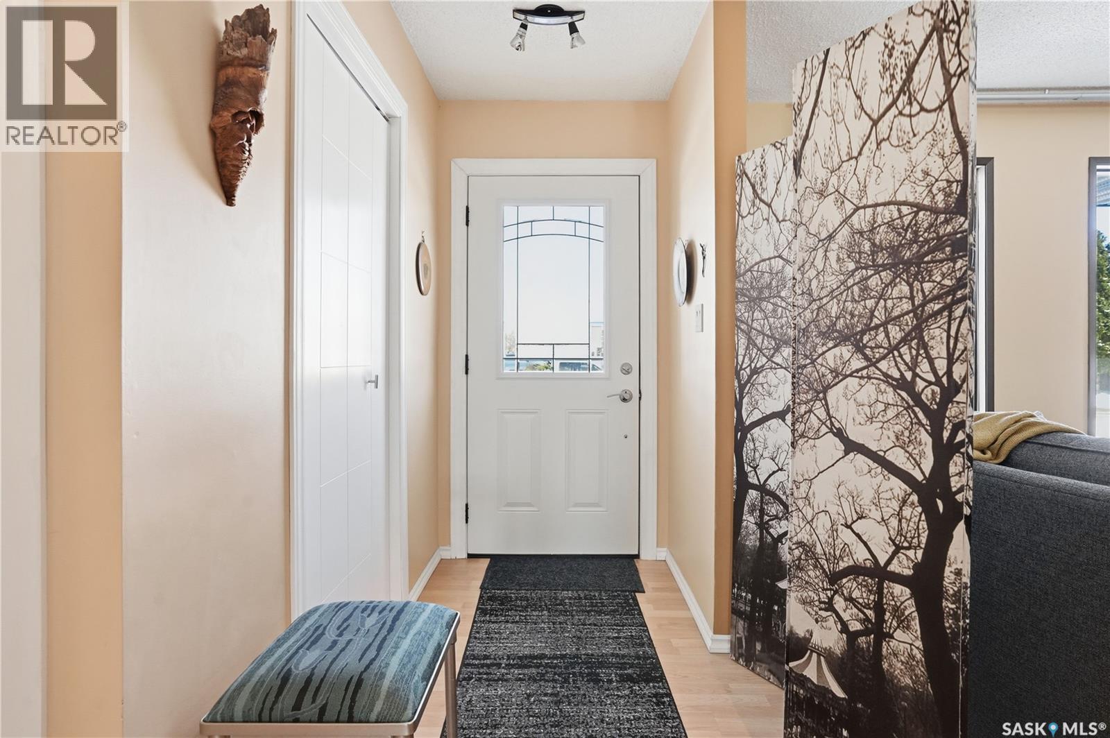 5 Morin Crescent, Gravelbourg, Saskatchewan  S0H 1X0 - Photo 3 - SK033906