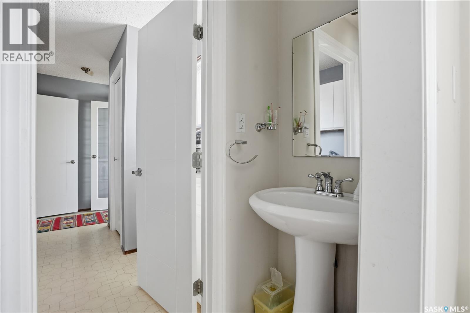 5 Morin Crescent, Gravelbourg, Saskatchewan  S0H 1X0 - Photo 31 - SK033906