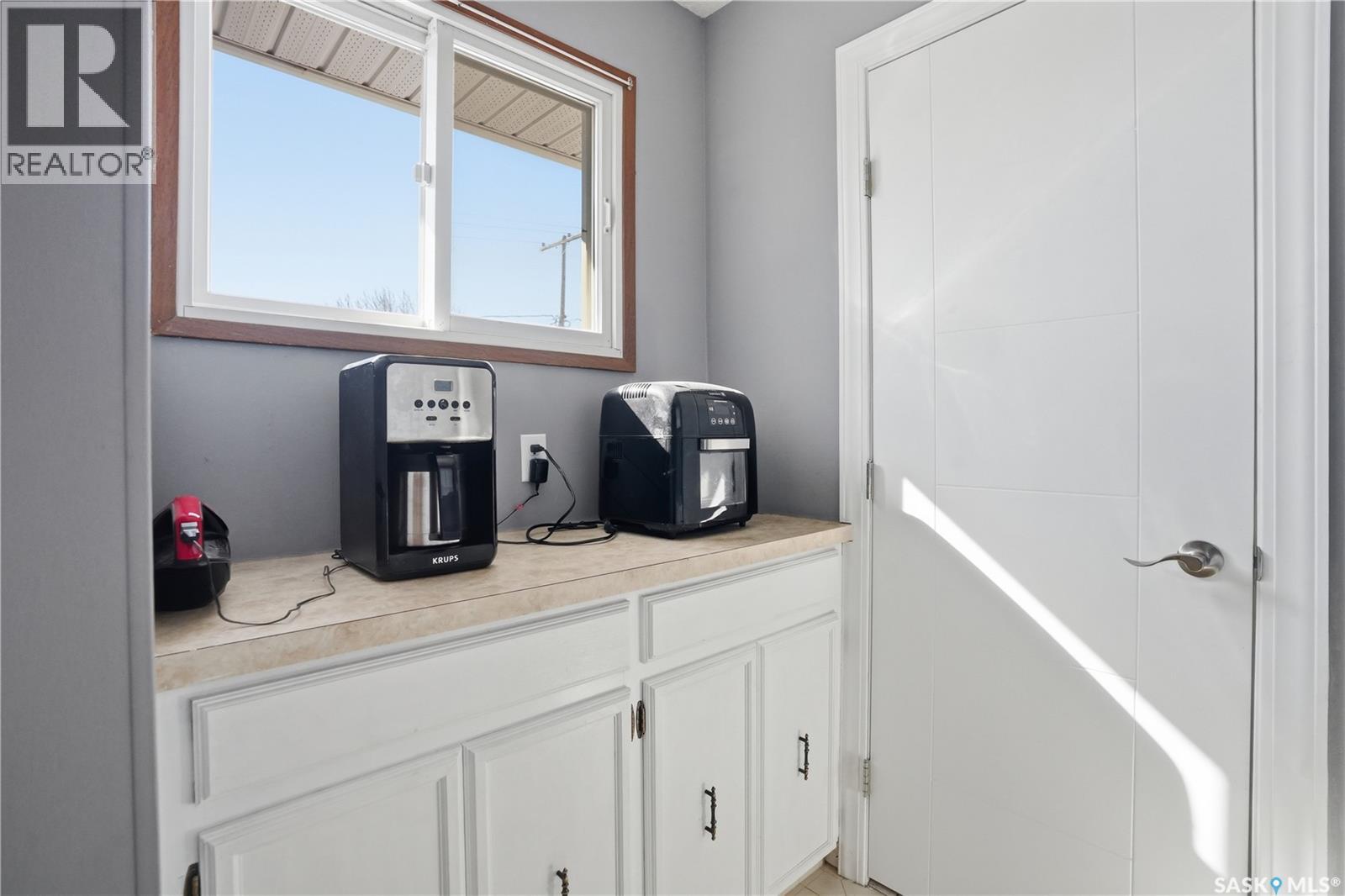 5 Morin Crescent, Gravelbourg, Saskatchewan  S0H 1X0 - Photo 34 - SK033906