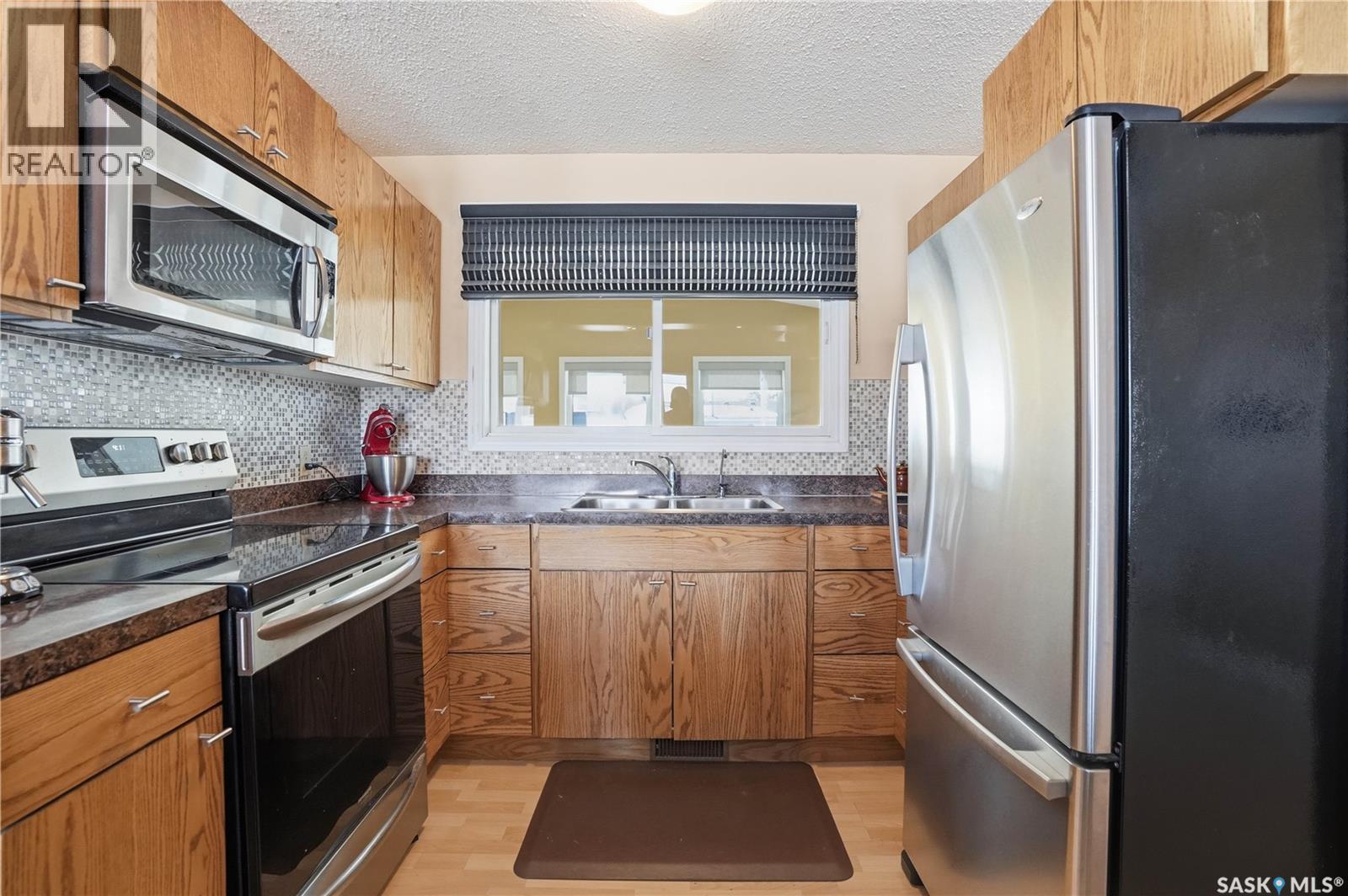 5 Morin Crescent, Gravelbourg, Saskatchewan  S0H 1X0 - Photo 7 - SK033906