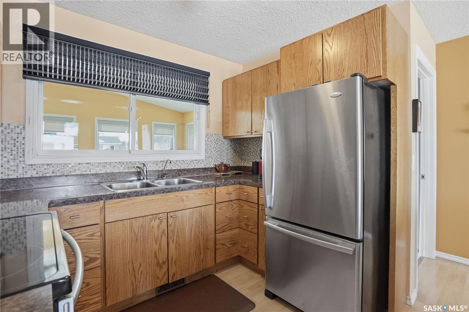 5 Morin Crescent, Gravelbourg, Saskatchewan  S0H 1X0 - Photo 9 - SK033906