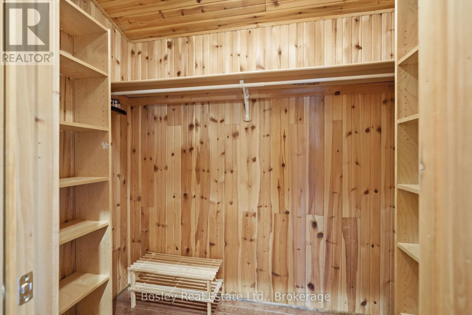 150 St Moritz Crescent, Blue Mountains, Ontario  L9Y 0S6 - Photo 14 - X13049254