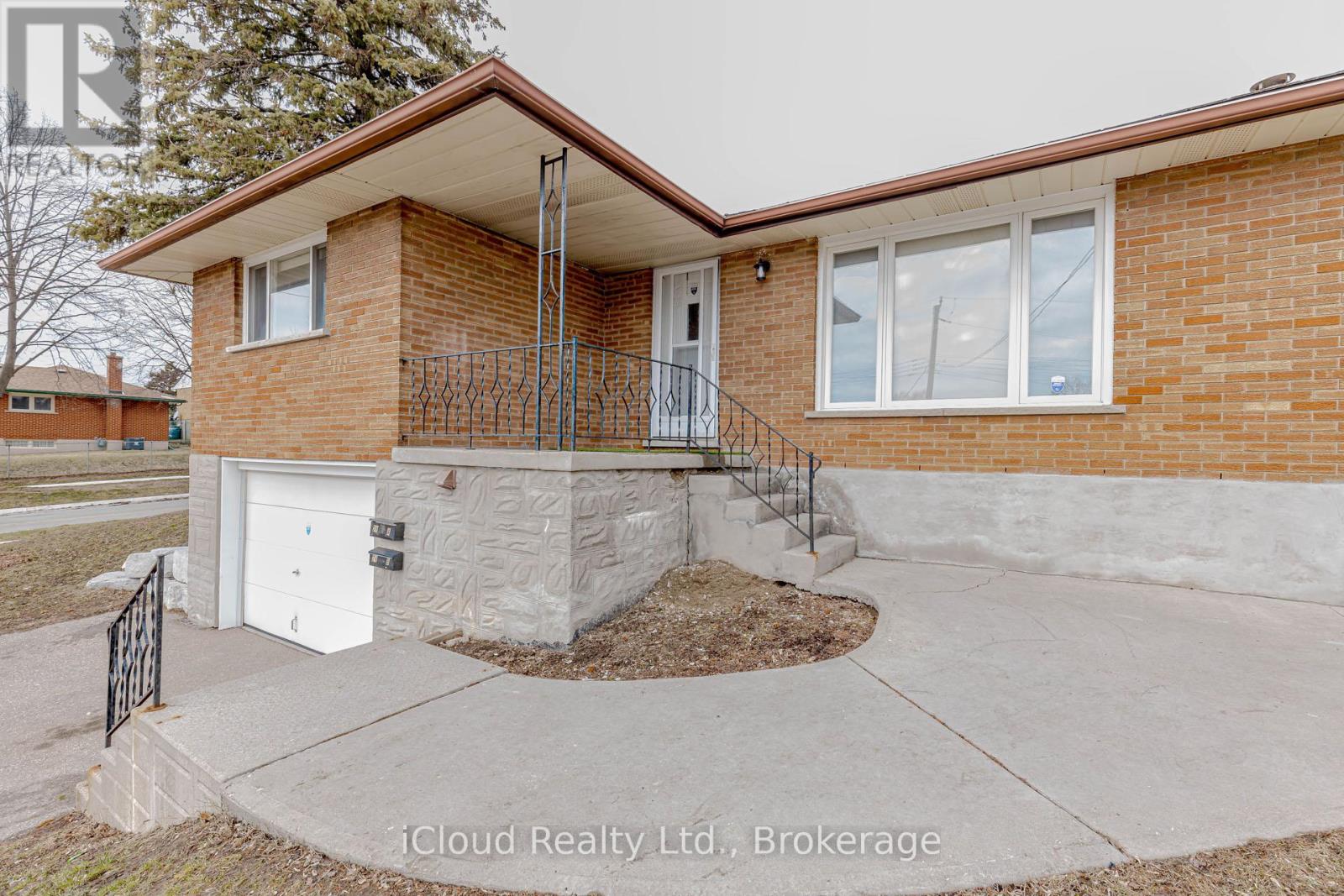 28 Hoffman Street, Kitchener, Ontario  N2M 3M7 - Photo 3 - X13049458