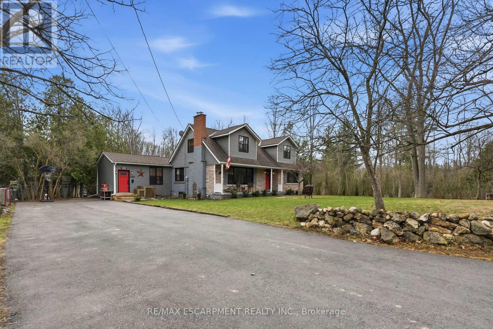 222 Concession 11 E, Hamilton, Ontario  L8B 1H8 - Photo 2 - X13049534