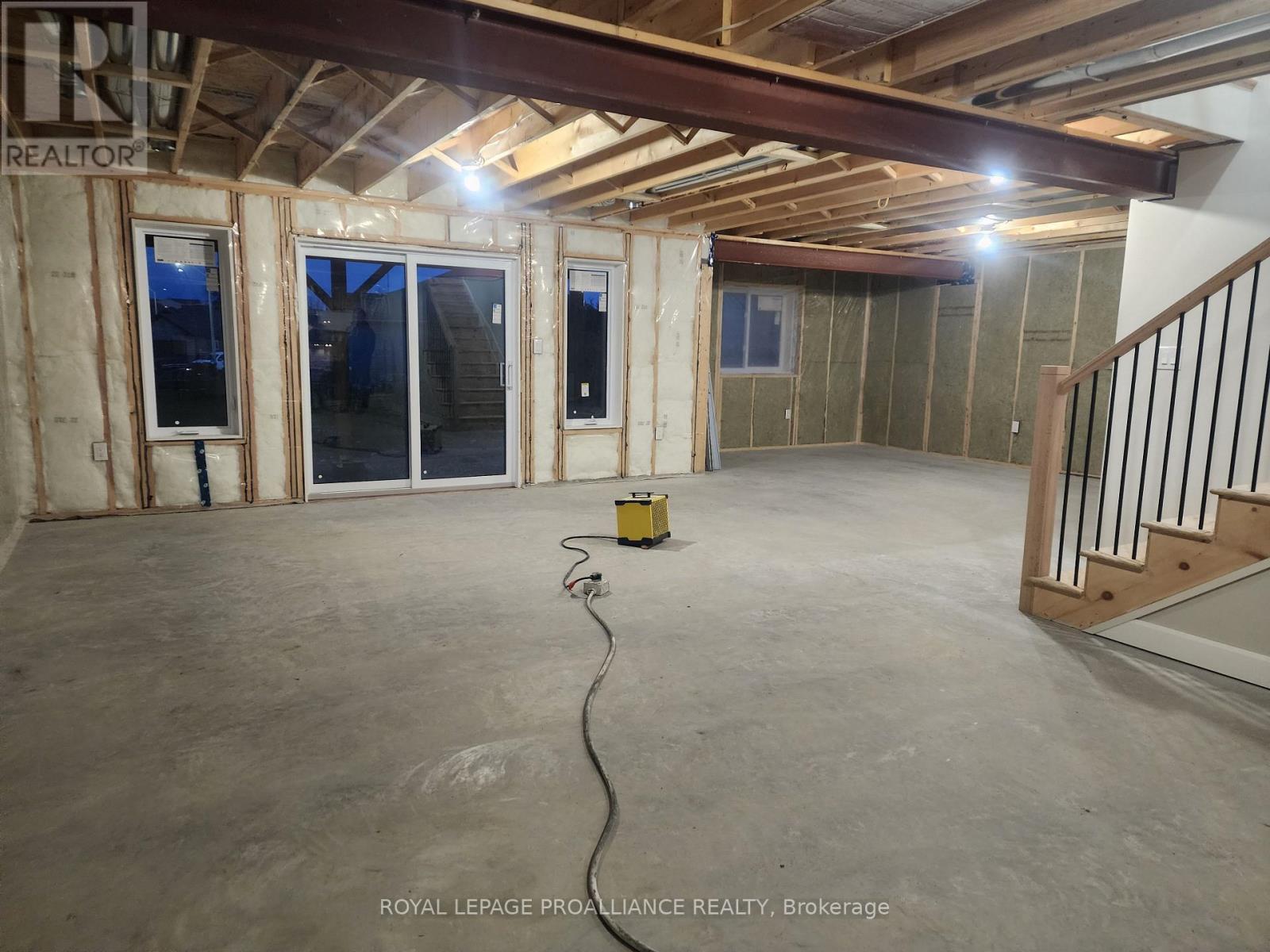37 Rosewood Drive, Quinte West (Frankford Ward), Ontario  K0K 2C0 - Photo 10 - X12761424