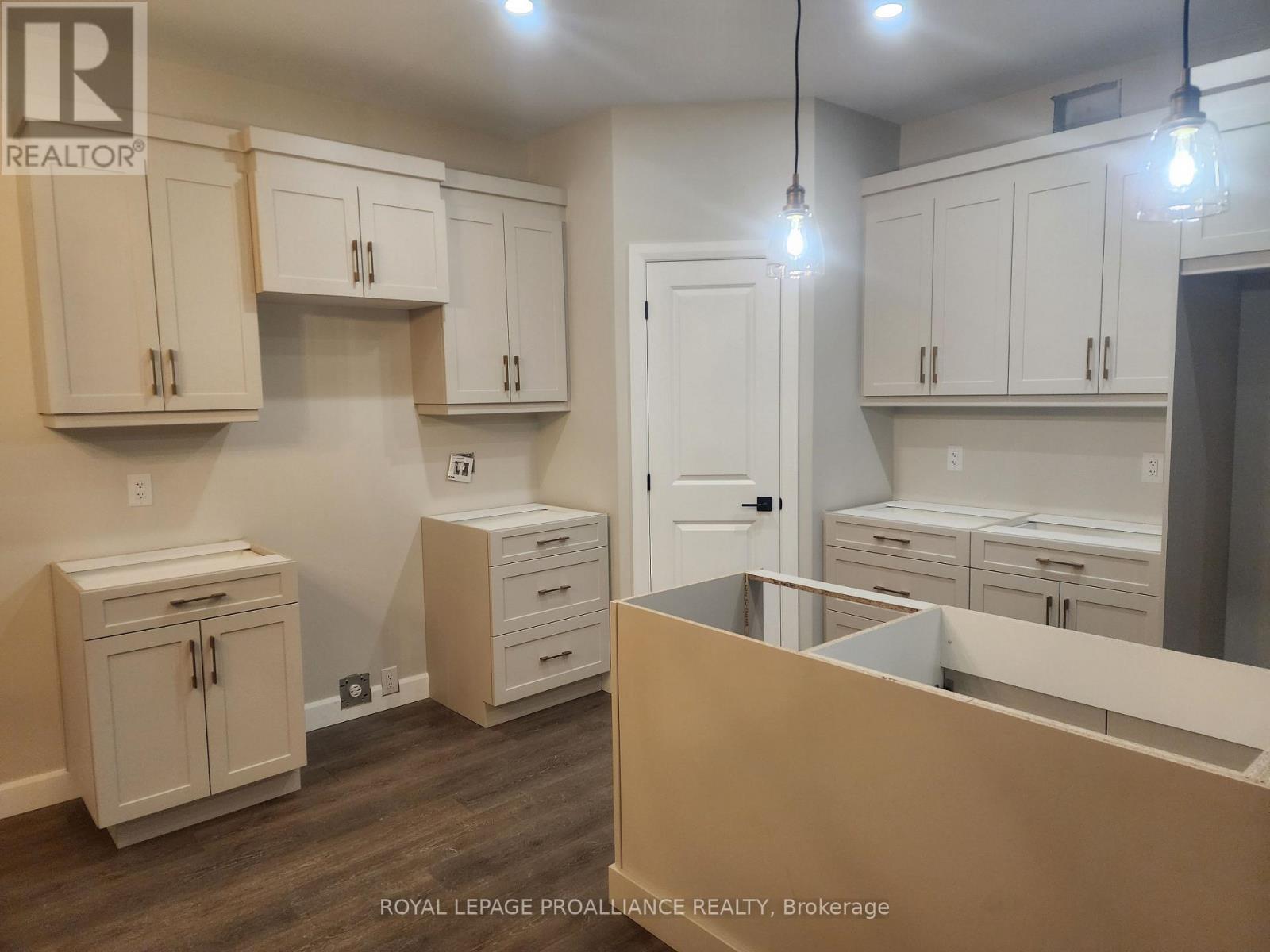 37 Rosewood Drive, Quinte West (Frankford Ward), Ontario  K0K 2C0 - Photo 6 - X12761424