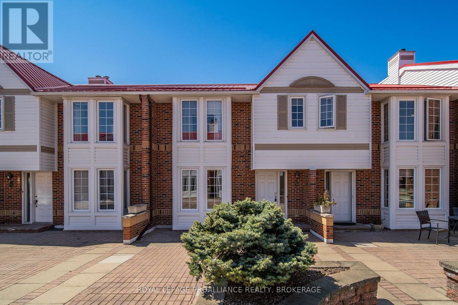 66 - 1 Place D'armes, Kingston, Ontario  K7K 6S4 - Photo 1 - X12758864