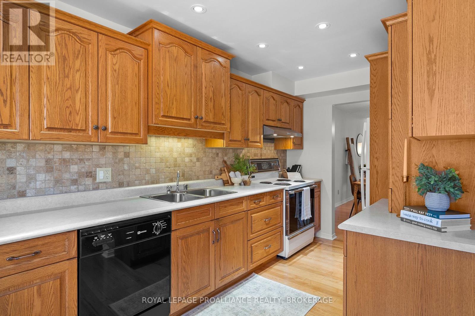 66 - 1 Place D'armes, Kingston, Ontario  K7K 6S4 - Photo 5 - X12758864