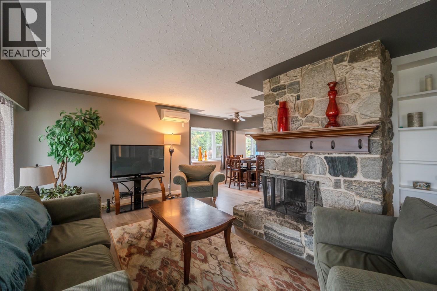 1524 Ridgedale Avenue, Penticton, British Columbia  V2A 2S4 - Photo 2 - 10384866