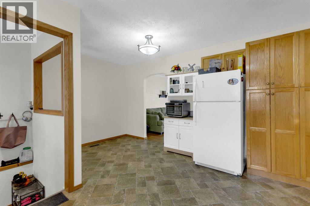 305 3 Street S, Vulcan, Alberta  T0L 2B0 - Photo 14 - A2305501