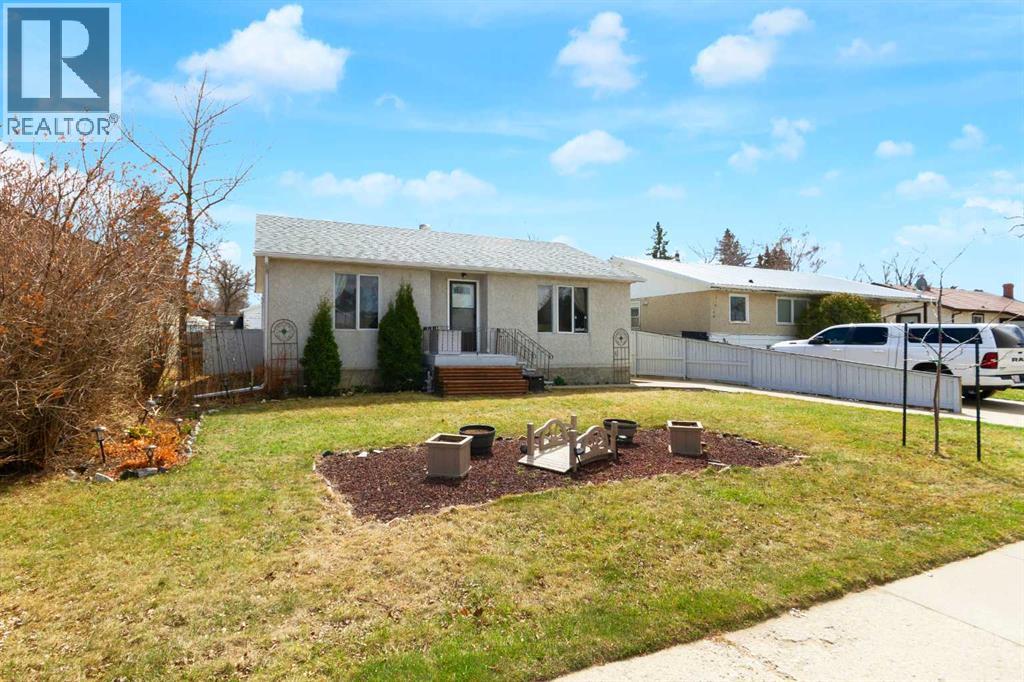 305 3 Street S, Vulcan, Alberta  T0L 2B0 - Photo 3 - A2305501