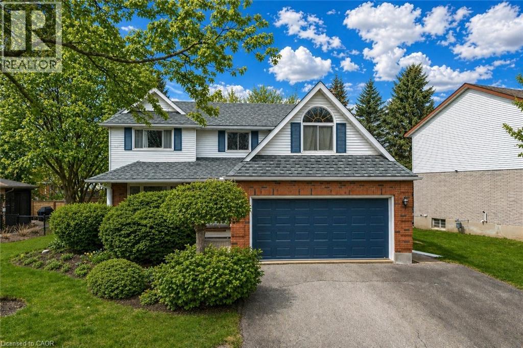 11 DARLINGTON Place, Kitchener, Ontario