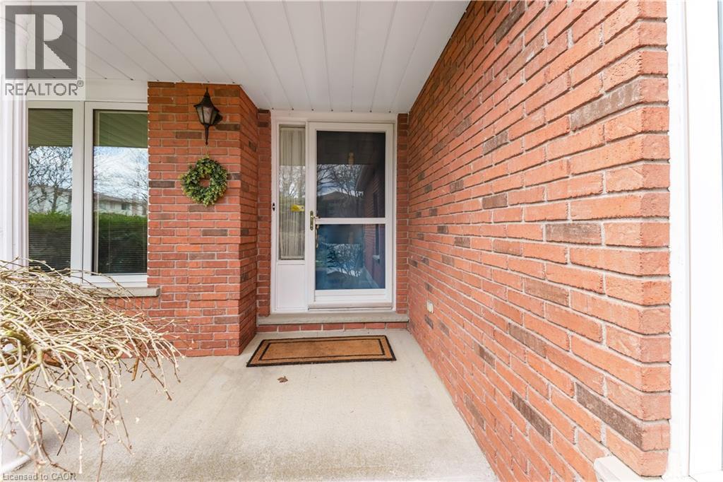 11 Darlington Place, Kitchener, Ontario  N2A 3M3 - Photo 3 - 40818883